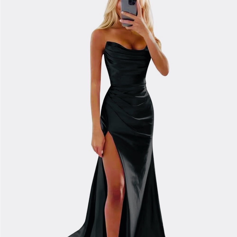 Elegant Black Strapless Evening Dress